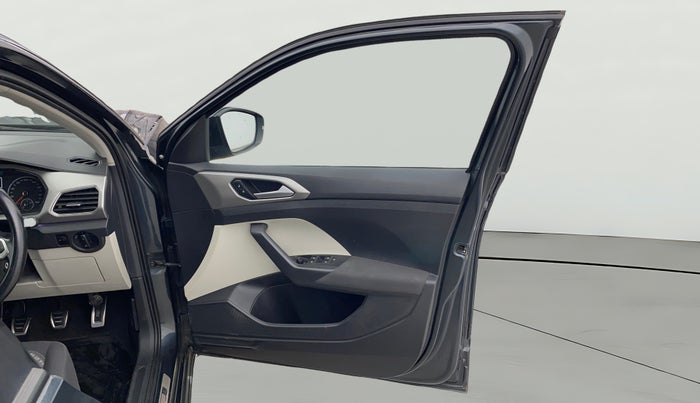 2021 Volkswagen TAIGUN HIGHLINE 1.0 TSI MT, Petrol, Manual, 39,044 km, RHS Front Door