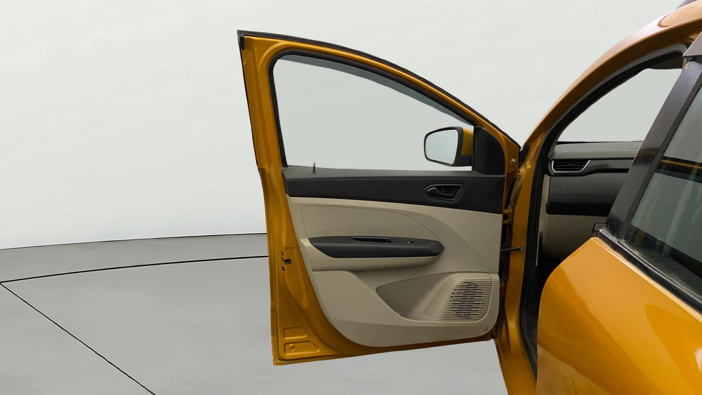2019 Renault TRIBER RXT, CNG, Manual, 61,353 km, LHS Front Door