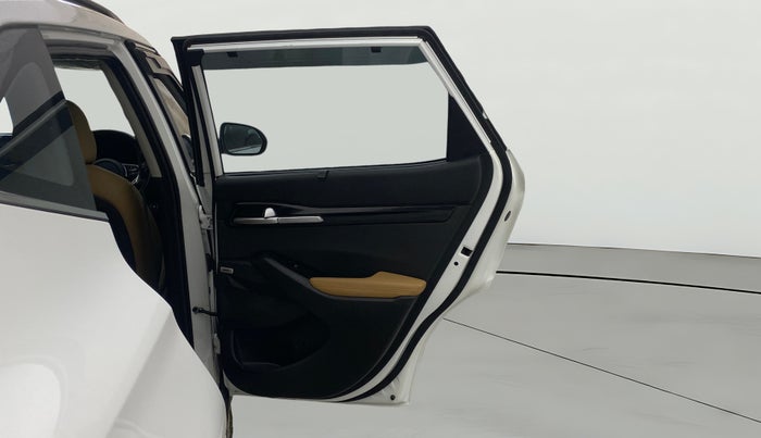 2022 KIA SELTOS HTX PLUS 1.5 DIESEL, Diesel, Manual, 1,36,501 km, RHS Rear Door