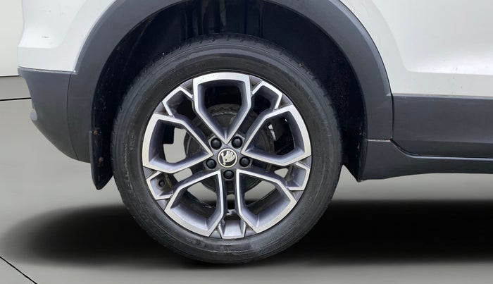2022 Skoda KUSHAQ STYLE 1.0L TSI AT (6 AIRBAGS), Petrol, Automatic, 24,434 km, Right Rear Wheel
