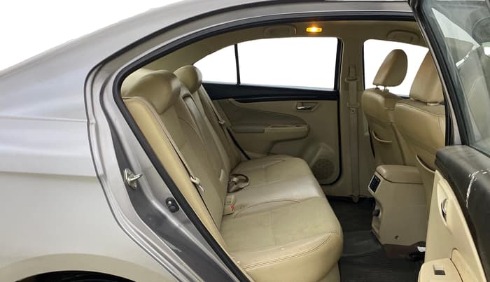 2016 Maruti Ciaz ZXI AT, Petrol, Automatic, 43,847 km, Right Side Rear Door Cabin