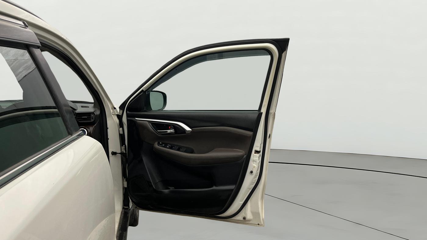 2024 Toyota URBAN CRUISER HYRYDER G HYBRID, Hybrid, Automatic, 43,510 km, RHS Front Door