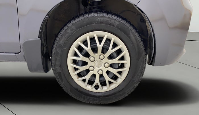 2022 Maruti Alto LXI O, Petrol, Manual, 94,604 km, Right Front Wheel