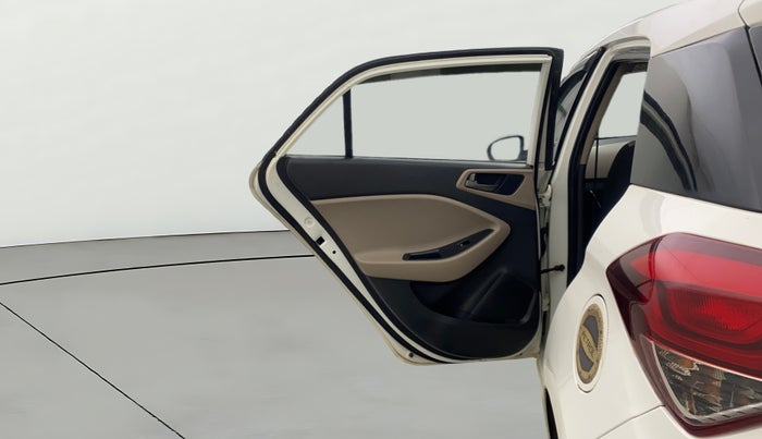 2016 Hyundai Elite i20 ASTA 1.2 (O), Petrol, Manual, 1,03,768 km, LHS Rear Door