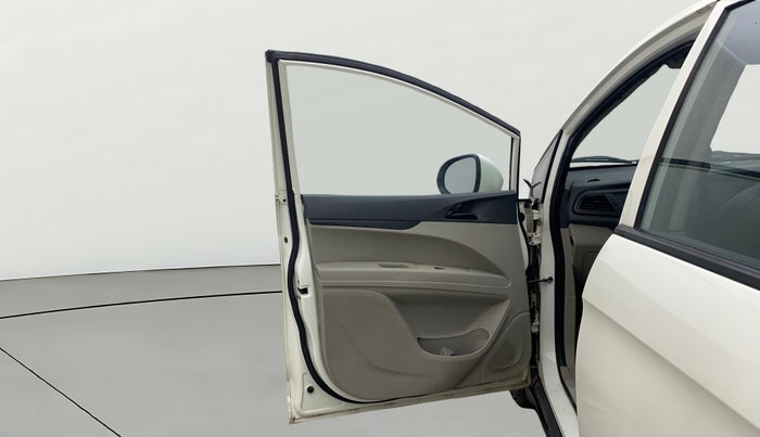 2019 Mahindra MARAZZO M4 8 STR, Diesel, Manual, 73,866 km, LHS Front Door