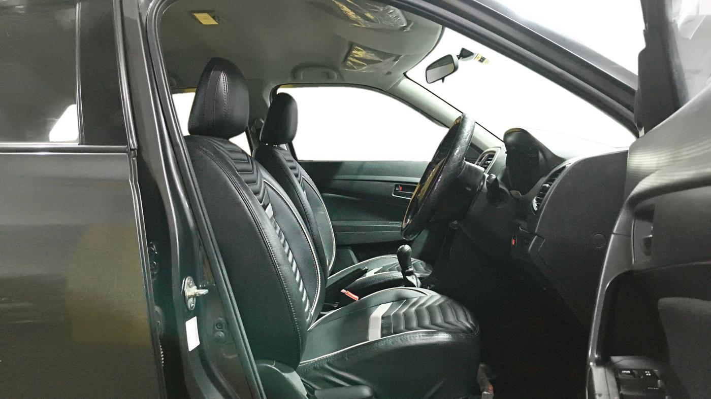 2021 Maruti Vitara Brezza VXI, Petrol, Manual, 54,204 km, Right Side Front Door Cabin