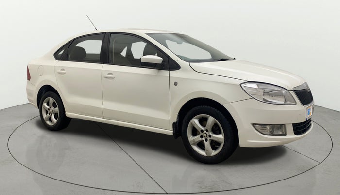 2013 Skoda Rapid AMBITION 1.6 MPI AT, Petrol, Automatic, 83,695 km, Right Front Diagonal