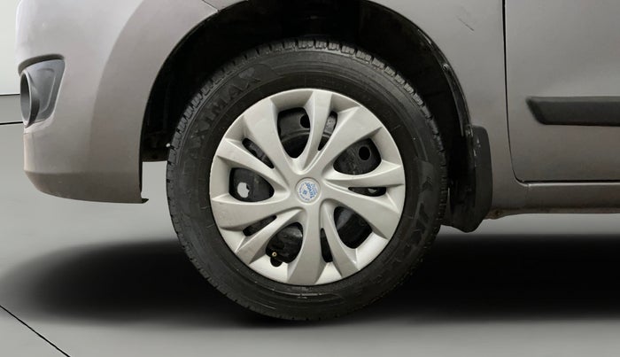 2014 Maruti Wagon R 1.0 VXI, Petrol, Manual, 54,129 km, Left Front Wheel
