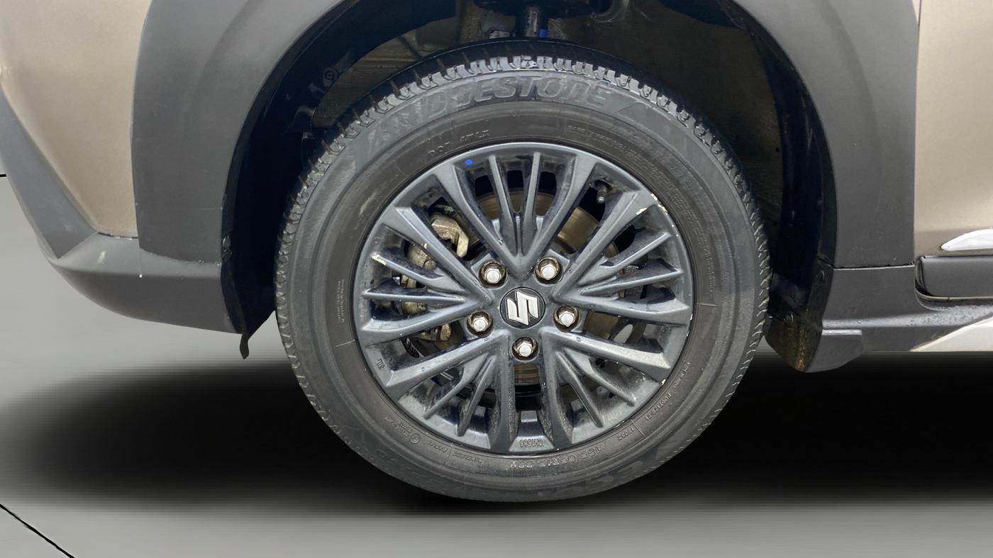 2022 Maruti XL6 ALPHA MT, Petrol, Manual, 58,554 km, Left Front Wheel