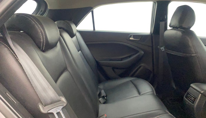 2017 Hyundai Elite i20 ASTA 1.2 (O), Petrol, Manual, 35,745 km, Right Side Rear Door Cabin