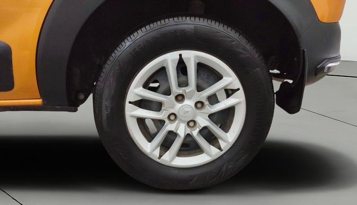 2020 Renault TRIBER RXT, Petrol, Manual, 45,598 km, Left Rear Wheel