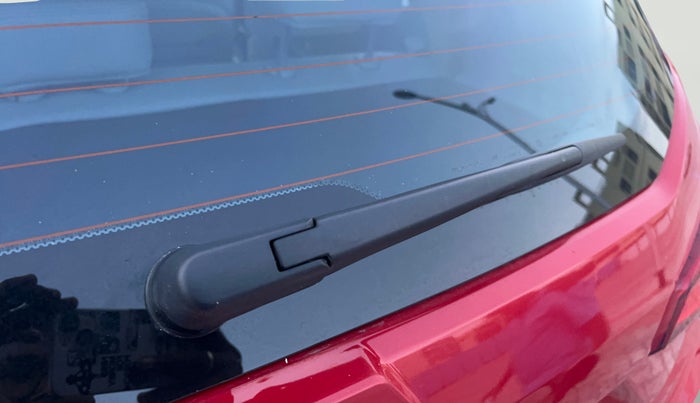 2024 Mahindra XUV300 W8 (O) 1.2 PETROL AMT, Petrol, Automatic, 20,797 km, Rear Wiper