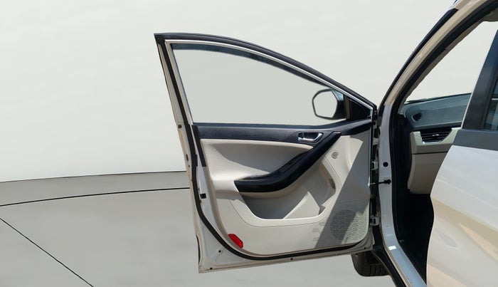 2020 Tata NEXON XZA PLUS (O) PETROL, Petrol, Automatic, 25,790 km, LHS Front Door