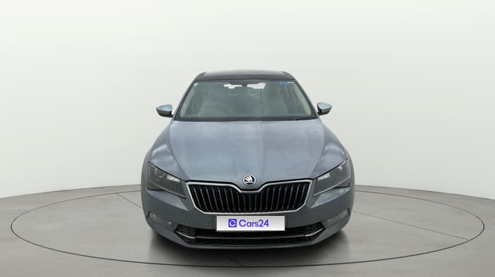2016 Skoda Superb L&K 1.8 TSI AT, Petrol, Automatic, 1,19,809 km, Front