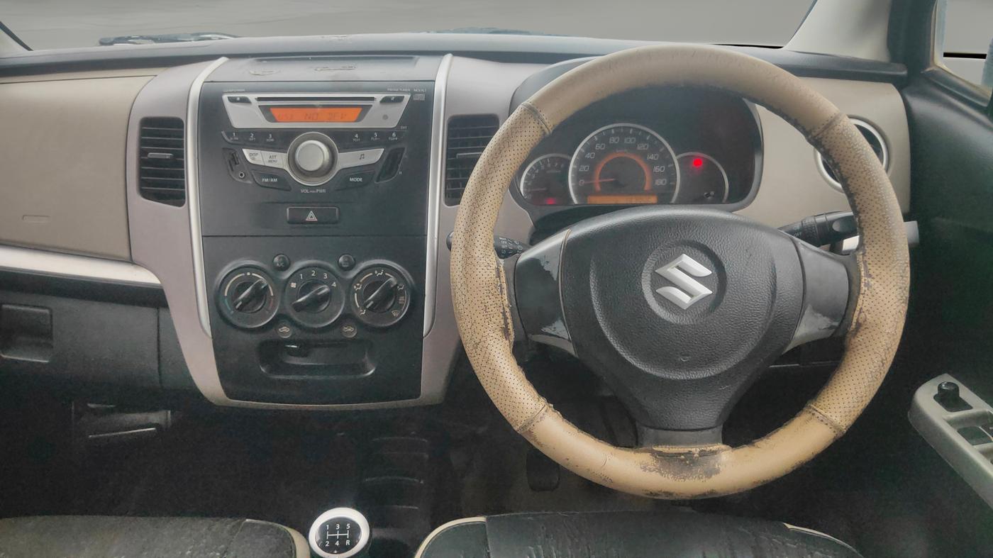 2013 Maruti Wagon R 1.0 VXI, Petrol, Manual, 1,37,945 km, Steering Wheel Close Up