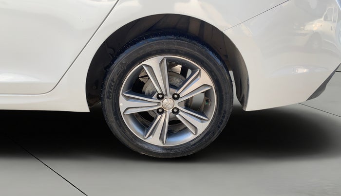 2017 Hyundai Verna 1.6 VTVT SX (O) AT, Petrol, Automatic, 43,429 km, Left Rear Wheel