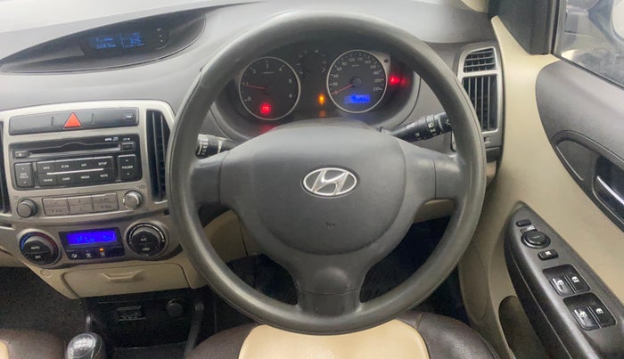 2012 Hyundai i20 MAGNA 1.4 CRDI, Diesel, Manual, 1,44,594 km, Steering Wheel Close Up