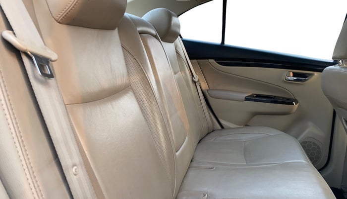 2017 Maruti Ciaz ALPHA 1.4 PETROL, Petrol, Manual, 1,46,733 km, Right Side Rear Door Cabin