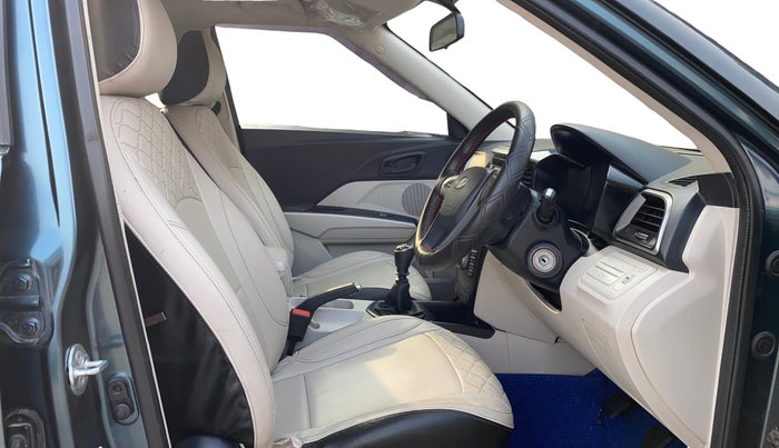 2019 Mahindra XUV300 W6 1.2 PETROL, Petrol, Manual, 22,251 km, Right Side Front Door Cabin
