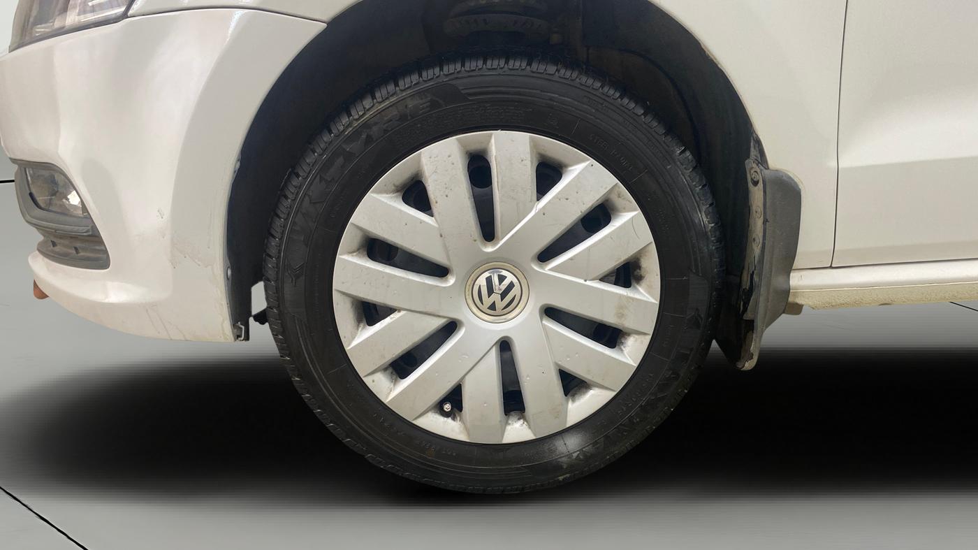 2015 Volkswagen Polo COMFORTLINE 1.2L, Petrol, Manual, 67,232 km, Left Front Wheel
