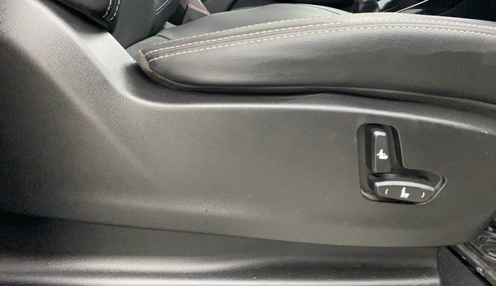 2019 MG HECTOR SMART 2.0 DIESEL, Diesel, Manual, 77,249 km, Driver Side Adjustment Panel