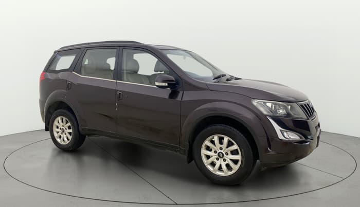 2017 Mahindra XUV500 W10, Diesel, Manual, 72,010 km, Right Front Diagonal