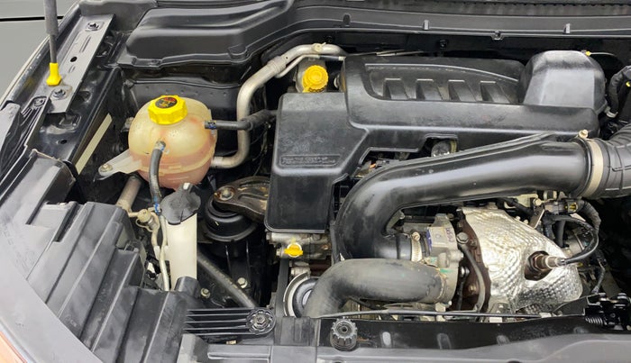 2022 Mahindra XUV300 W8 (O) 1.5 DIESEL, Diesel, Manual, 23,722 km, Engine View - Right