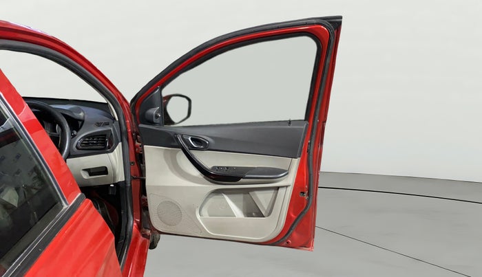 2018 Tata Tiago XT PETROL, Petrol, Manual, 1,06,040 km, RHS Front Door