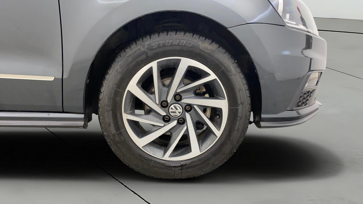 2020 Volkswagen Polo COMFORTLINE PLUS 1.0L MPI, Petrol, Manual, 38,926 km, Right Front Wheel