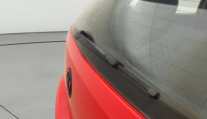 2013 Volkswagen Polo HIGHLINE DIESEL, Diesel, Manual, 1,47,745 km, Rear Wiper