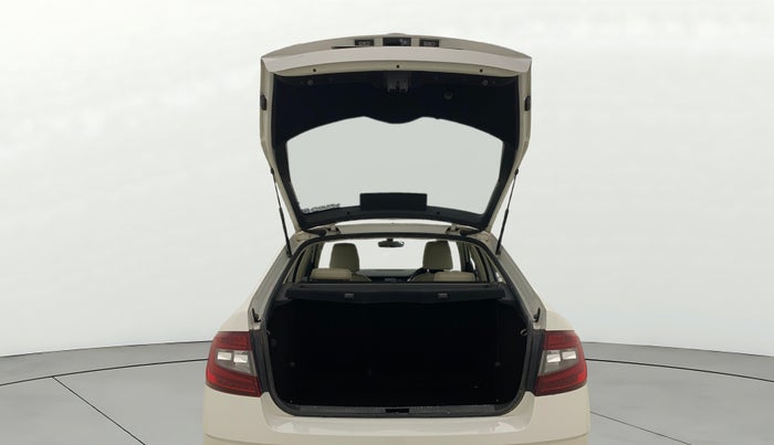 2019 Skoda Octavia L&K 1.8 TSI AT, Petrol, Automatic, 1,39,105 km, Boot Door Open