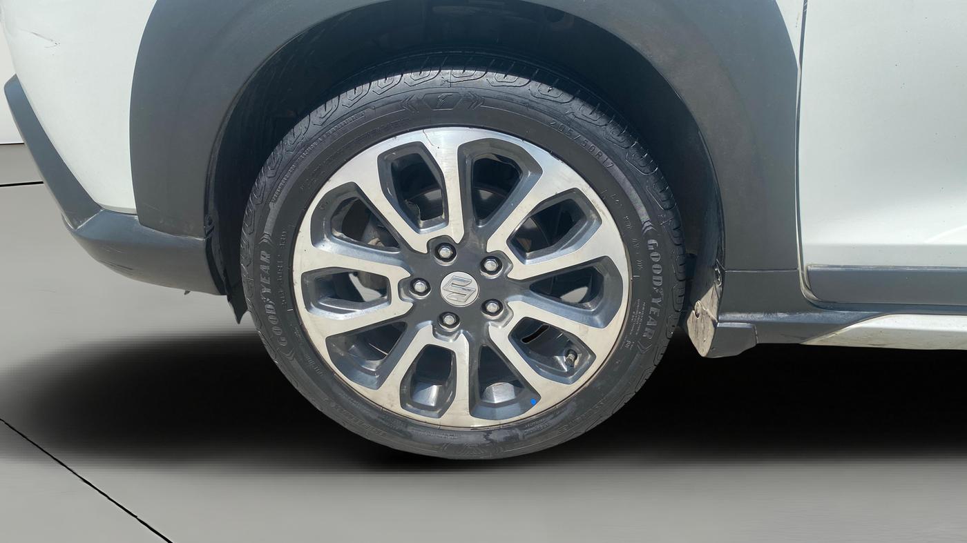 2023 Maruti XL6 ZETA CNG, CNG, Manual, 1,03,816 km, Left Front Wheel