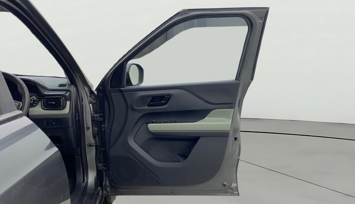 2023 Tata PUNCH ADVENTURE AMT, Petrol, Automatic, 21,982 km, RHS Front Door