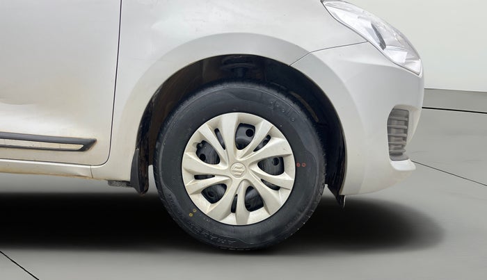 2021 Maruti Swift VXI, Petrol, Manual, 23,811 km, Right Front Wheel