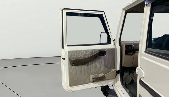 2020 Mahindra Bolero B6 (O), Diesel, Manual, 1,00,394 km, LHS Front Door