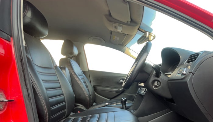 2019 Volkswagen Polo HIGHLINE PLUS 1.0 16 ALLOY, Petrol, Manual, 1,23,914 km, Right Side Front Door Cabin