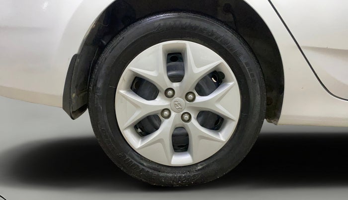 2015 Hyundai Verna 1.4 VTVT, Petrol, Manual, 54,180 km, Right Rear Wheel