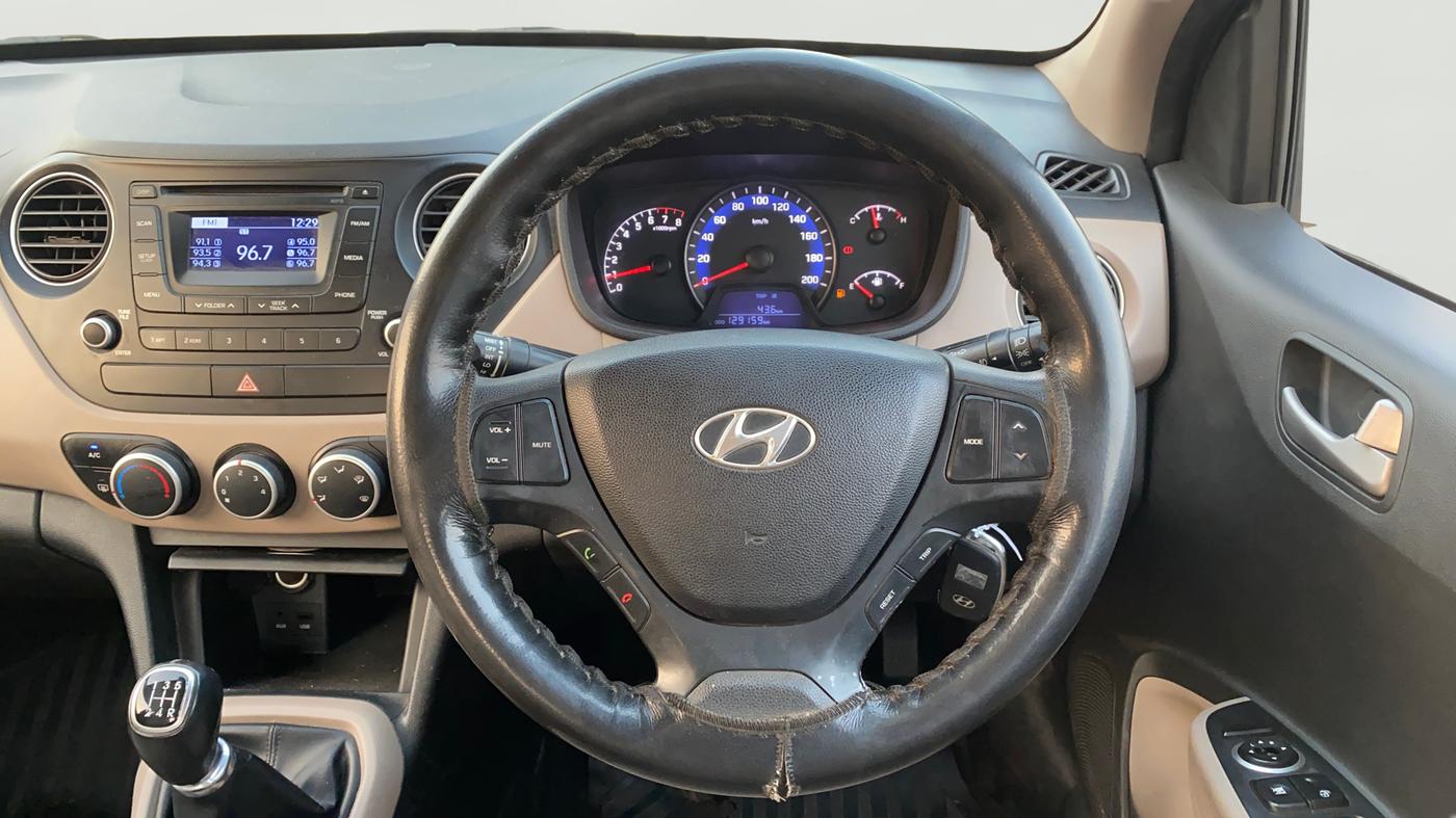 2014 Hyundai Xcent S 1.2, Petrol, Manual, 1,29,125 km, Steering Wheel Close Up