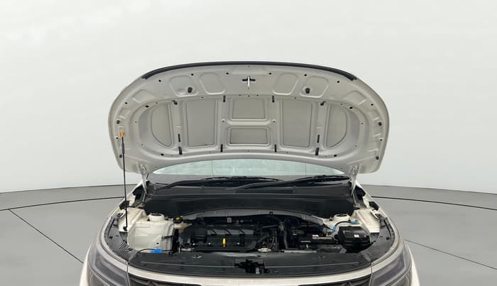 2025 KIA SELTOS HTE (O)1.5 Petrol MT, Petrol, Manual, 5,525 km, Open Bonet