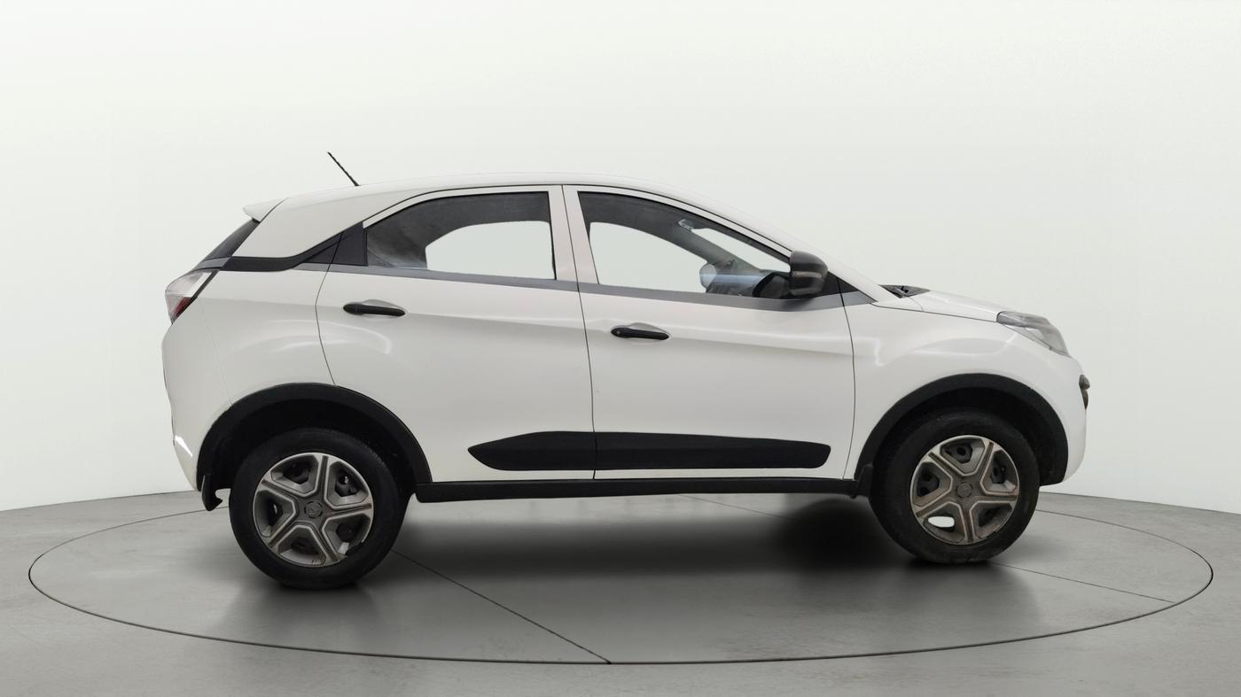 2018 Tata NEXON XM PETROL, Petrol, Manual, 1,02,378 km, Right Side View