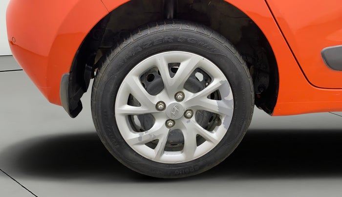 2018 Hyundai Grand i10 SPORTZ (O) 1.2 KAPPA VTVT, Petrol, Manual, 37,985 km, Right Rear Wheel