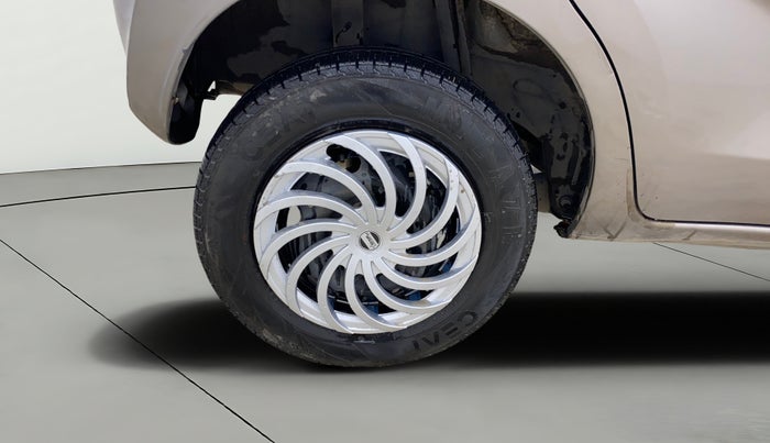 2017 Datsun Redi Go T (O), Petrol, Manual, 82,983 km, Right Rear Wheel