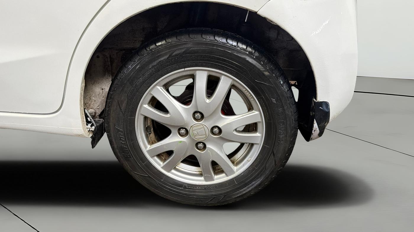 2014 Honda Brio VX AT, CNG, Automatic, 40,556 km, Left Rear Wheel