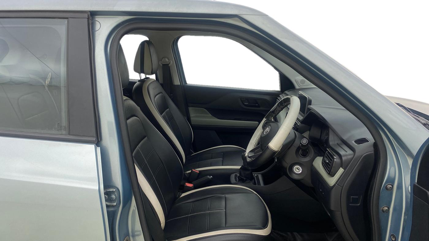 2022 Tata PUNCH ADVENTURE MT, Petrol, Manual, 9,426 km, Right Side Front Door Cabin
