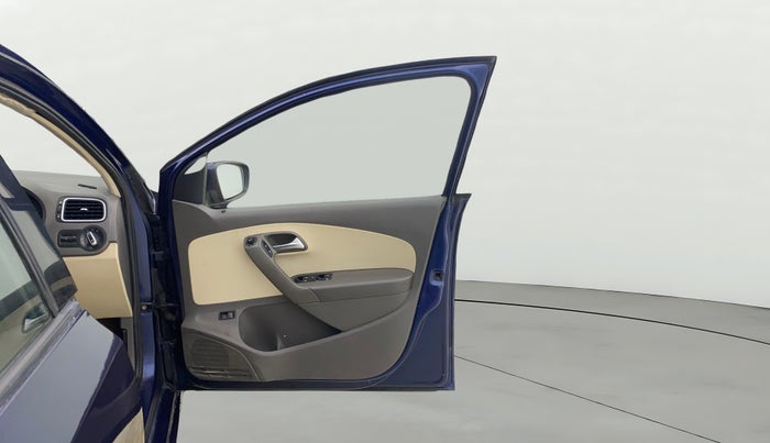 2012 Volkswagen Vento HIGHLINE DIESEL 1.6, Diesel, Manual, 93,894 km, RHS Front Door