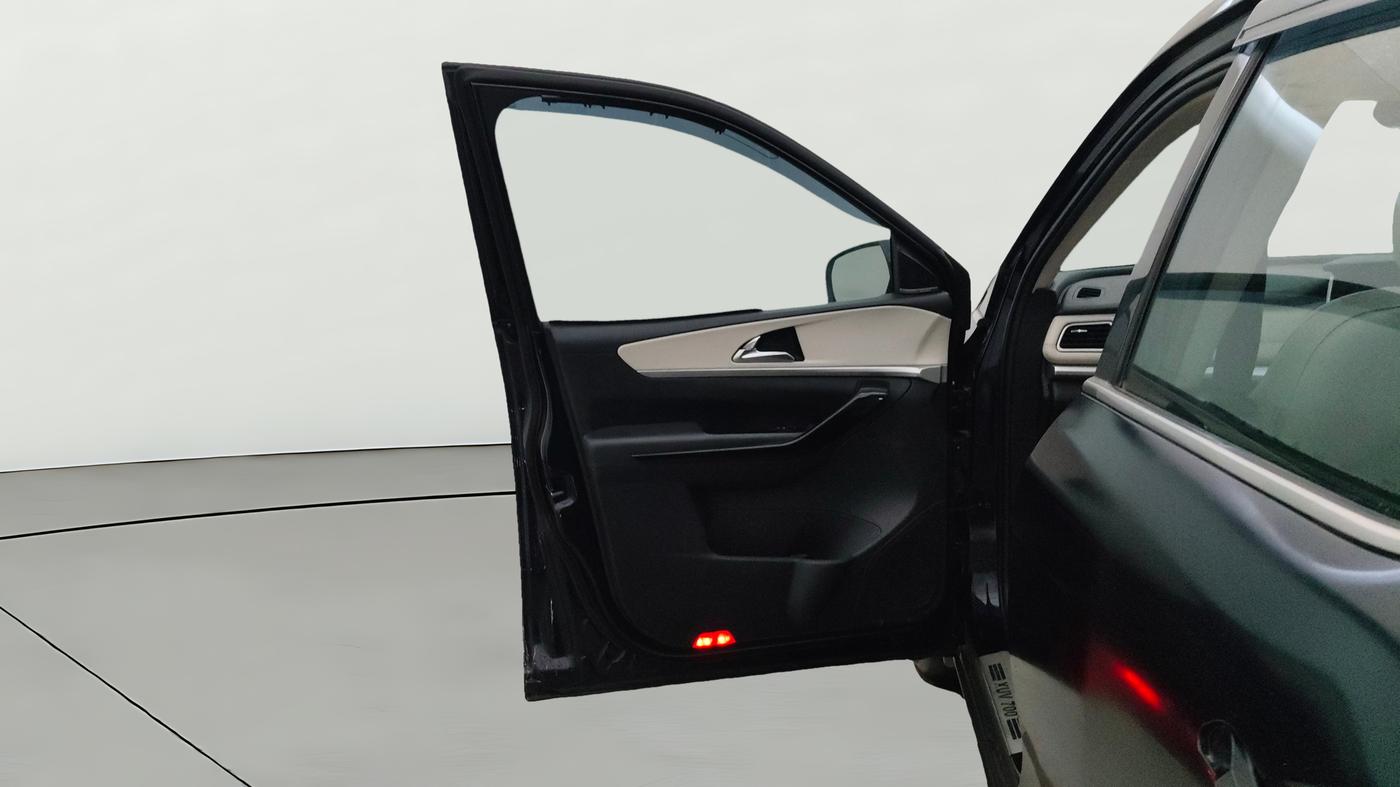 2023 Mahindra XUV700 AX 7 LUXURY D AWD AT 7 STR, Diesel, Automatic, 58,756 km, LHS Front Door