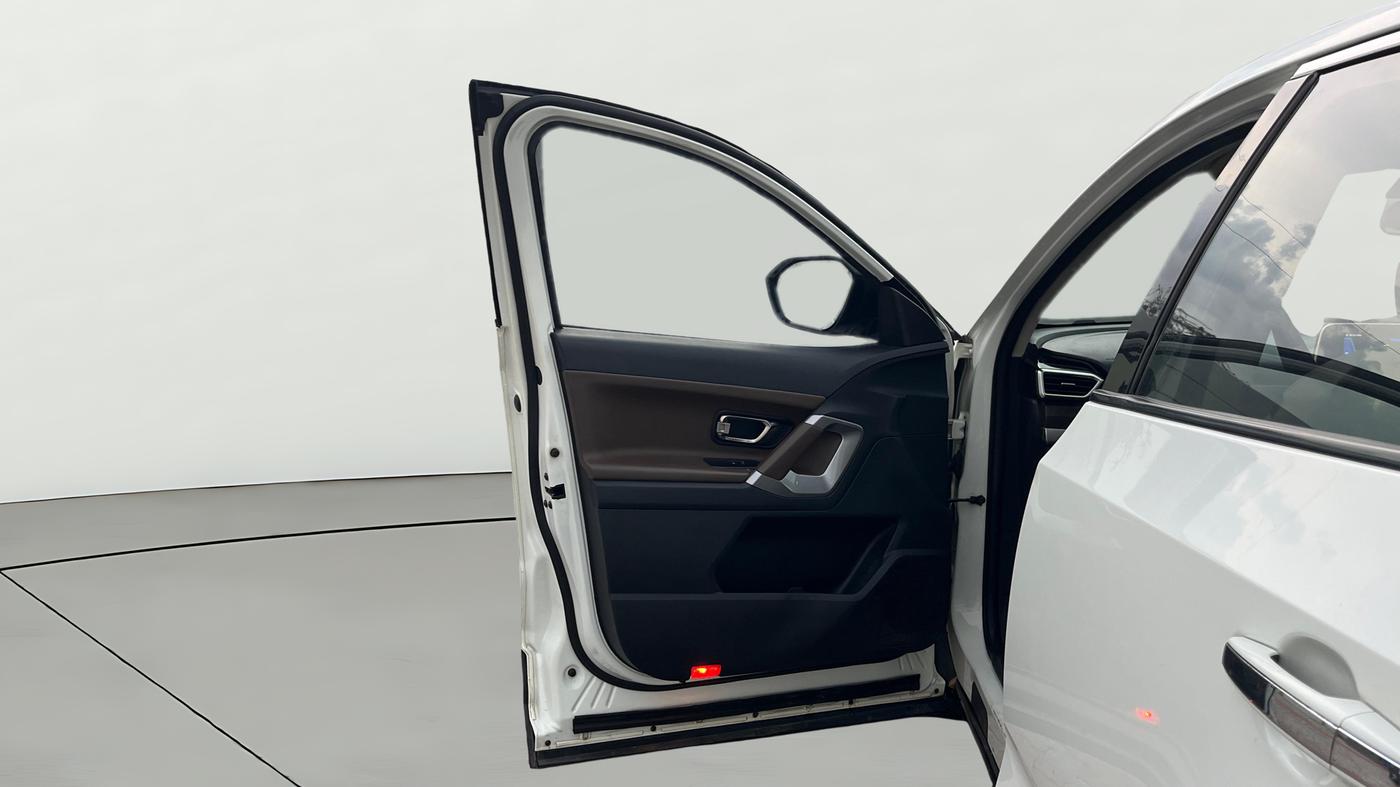 2019 Tata Harrier XZ 2.0L, Diesel, Manual, 80,830 km, LHS Front Door