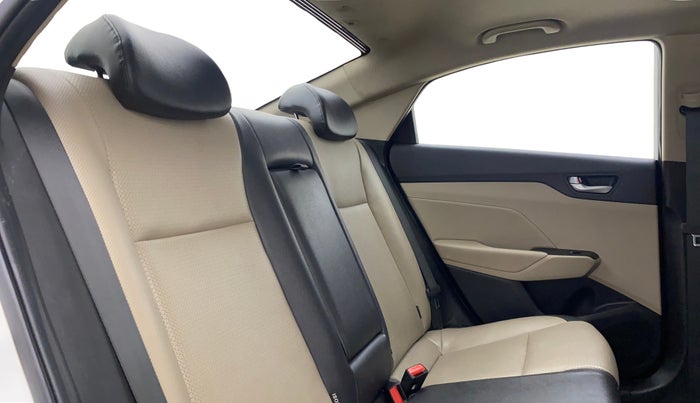 2017 Hyundai Verna 1.6 VTVT SX (O) AT, Petrol, Automatic, 71,150 km, Right Side Rear Door Cabin