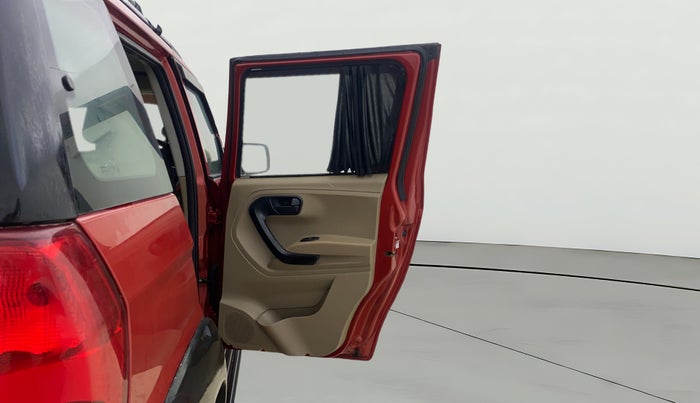 2016 Mahindra TUV300 T6 PLUS, Diesel, Manual, 67,182 km, RHS Rear Door