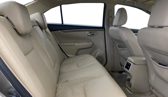 2020 Maruti Ciaz ALPHA 1.5 SHVS PETROL, Petrol, Manual, 60,555 km, Right Side Rear Door Cabin